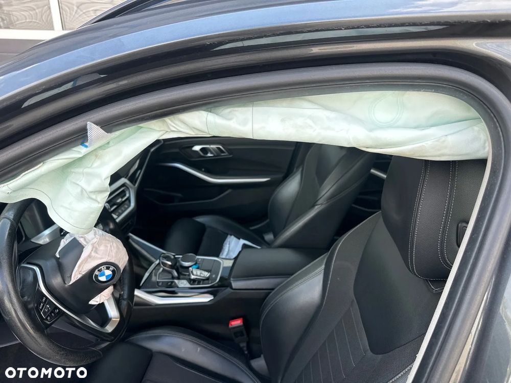 BMW Seria 3 320d Sport Line - 13