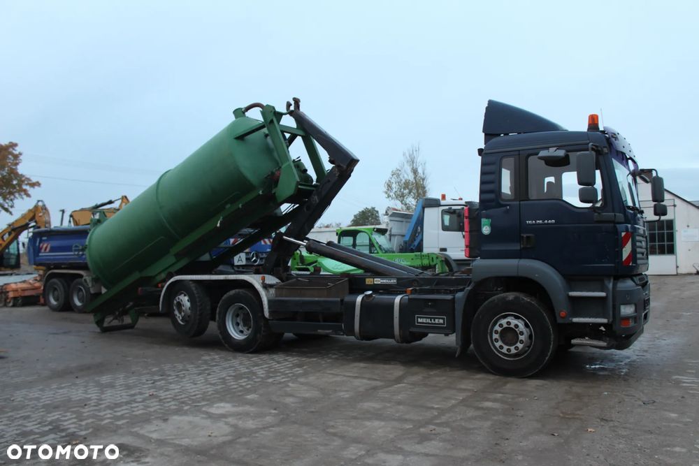 MAN TGA 26.440 z Niemiec Hakowiec 6x2 - 11