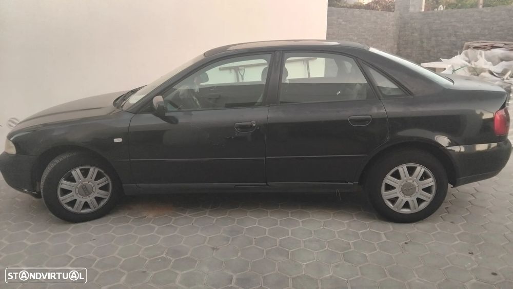 Audi A4 1.9 TDI Attraction - 4