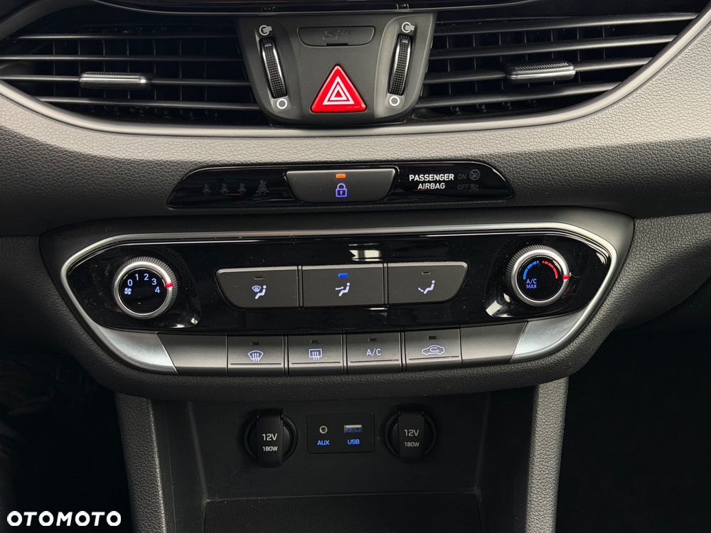 Hyundai i30 1.4 Trend - 16