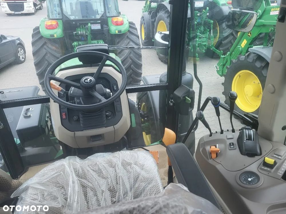 John Deere 5115M - 12