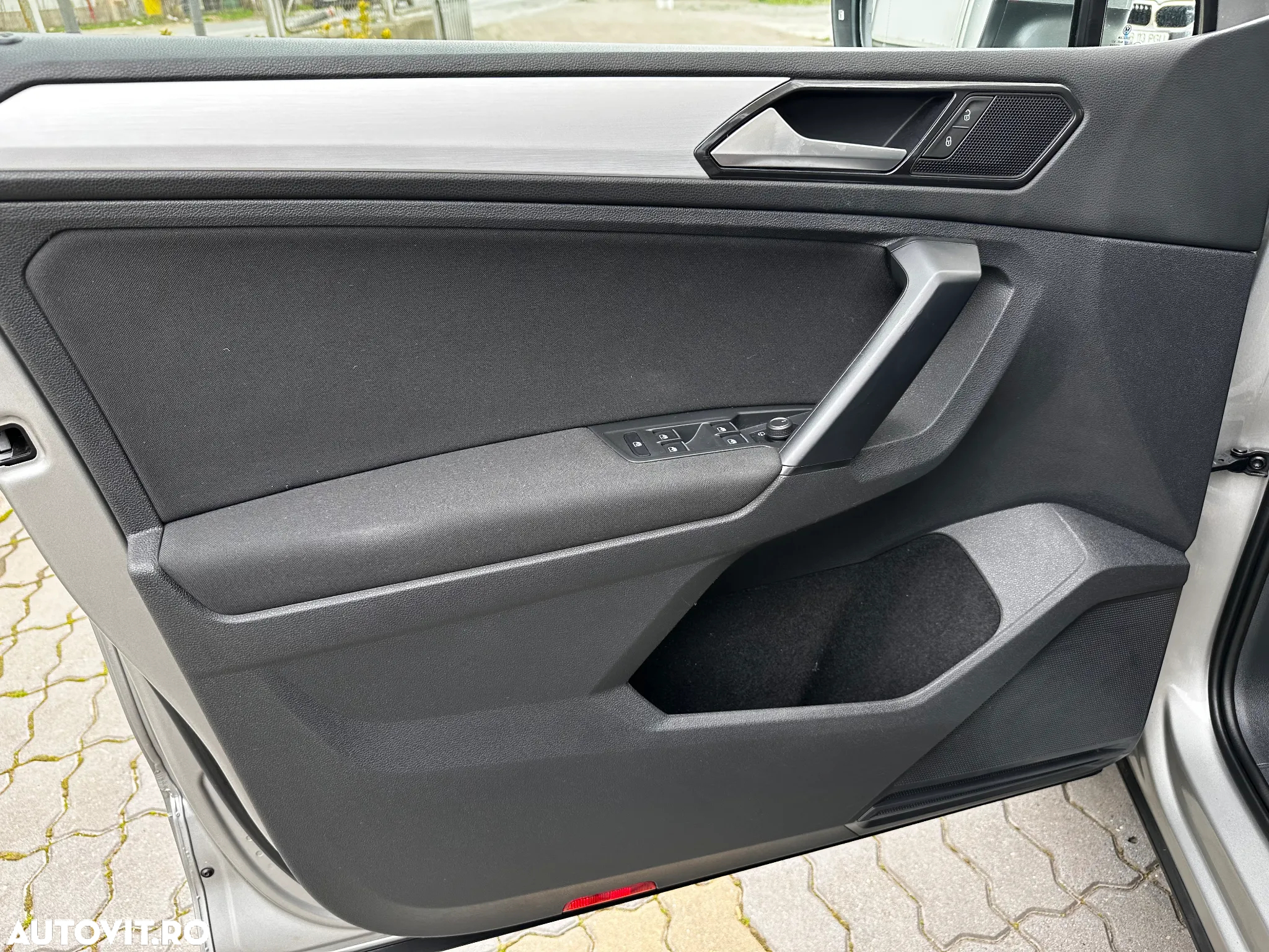 Volkswagen Tiguan 2.0 TDI SCR 4MOTION DSG R-Line - 33