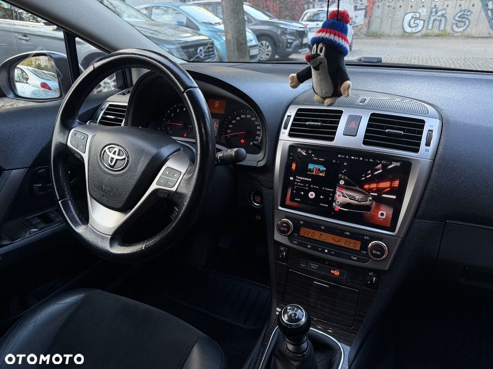 Toyota Avensis 2012 photo 5