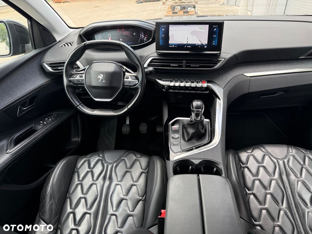 Peugeot 3008 1.2 PureTech Allure S&S - 24