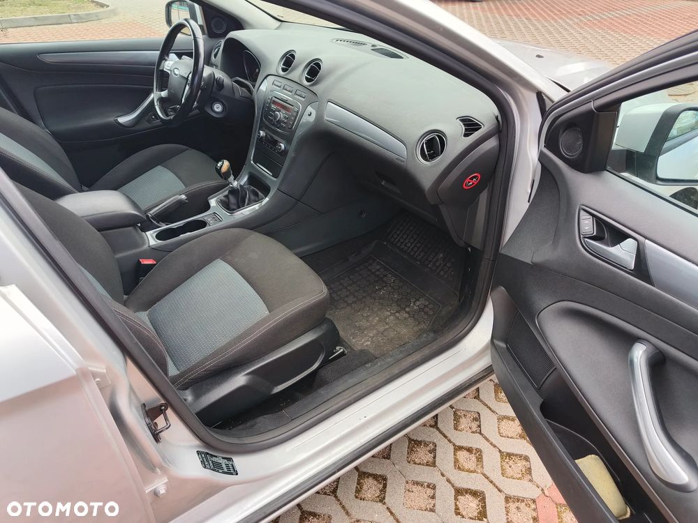Ford Mondeo 2.0 TDCi Trend - 19