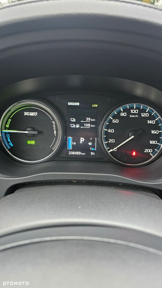 Mitsubishi Outlander PHEV Instyle NAVI + - 2