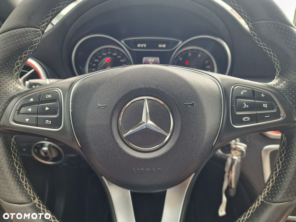 Mercedes-Benz Klasa A 180 (BlueEFFICIENCY) Urban - 32