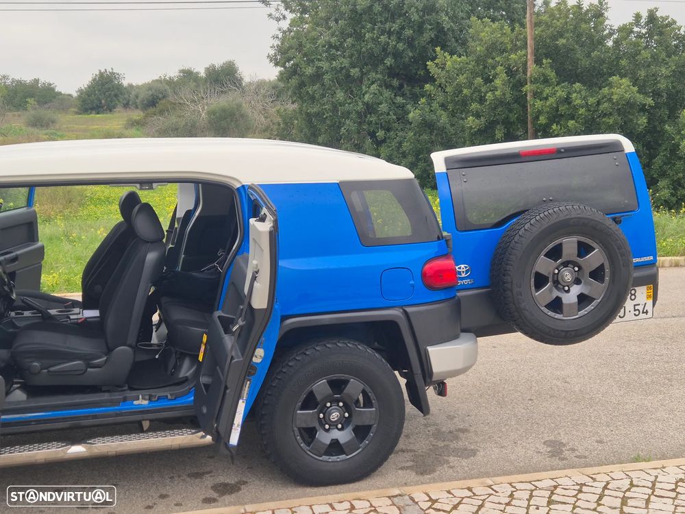 Toyota FJ Cruiser - 6