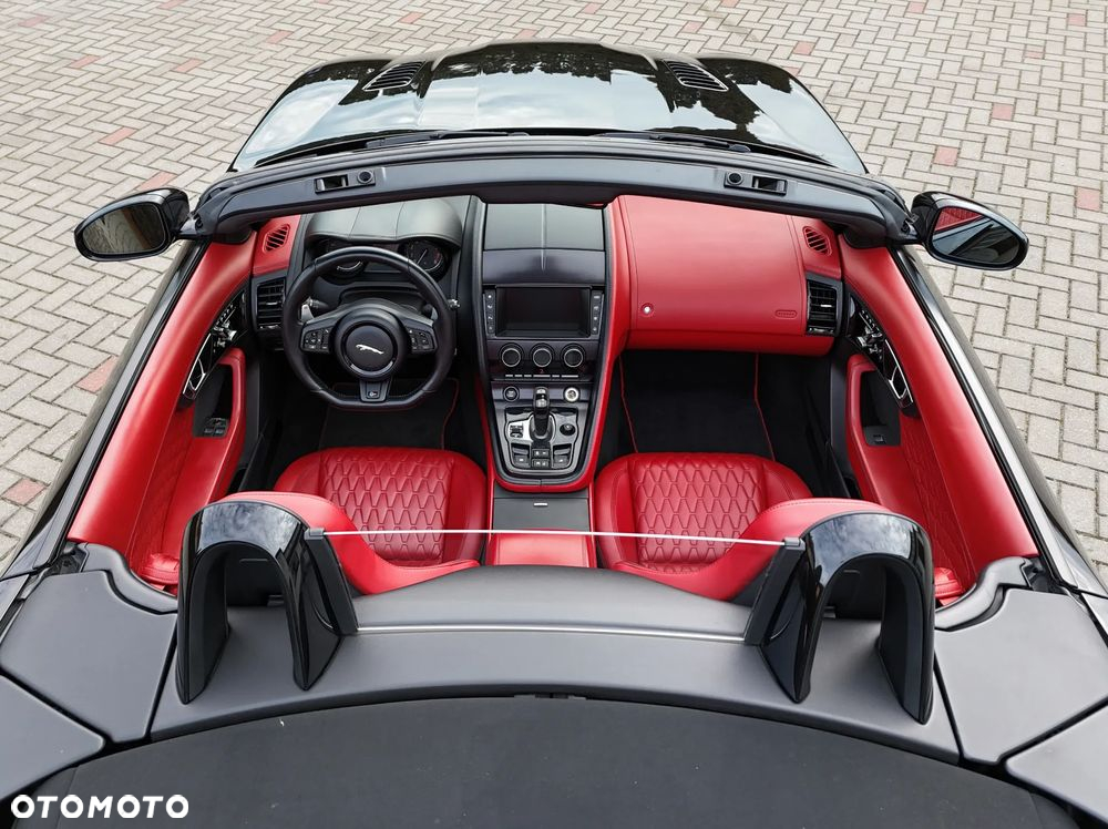 Jaguar F-Type Cabriolet AWD SVR - 24