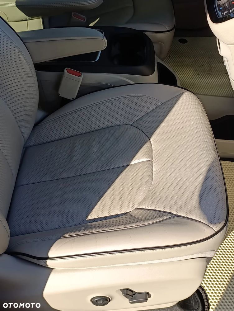 Chrysler Pacifica - 22