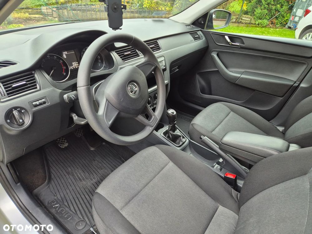 Skoda RAPID - 13