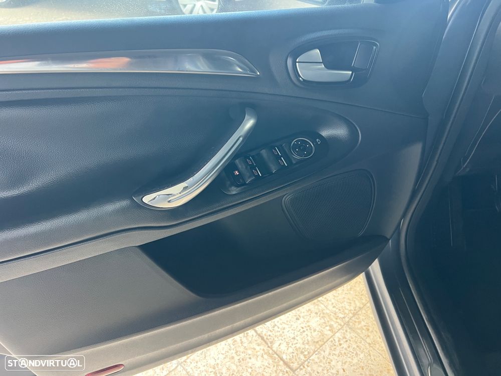 Ford S-Max 1.8 TDCi Titanium 7L - 16