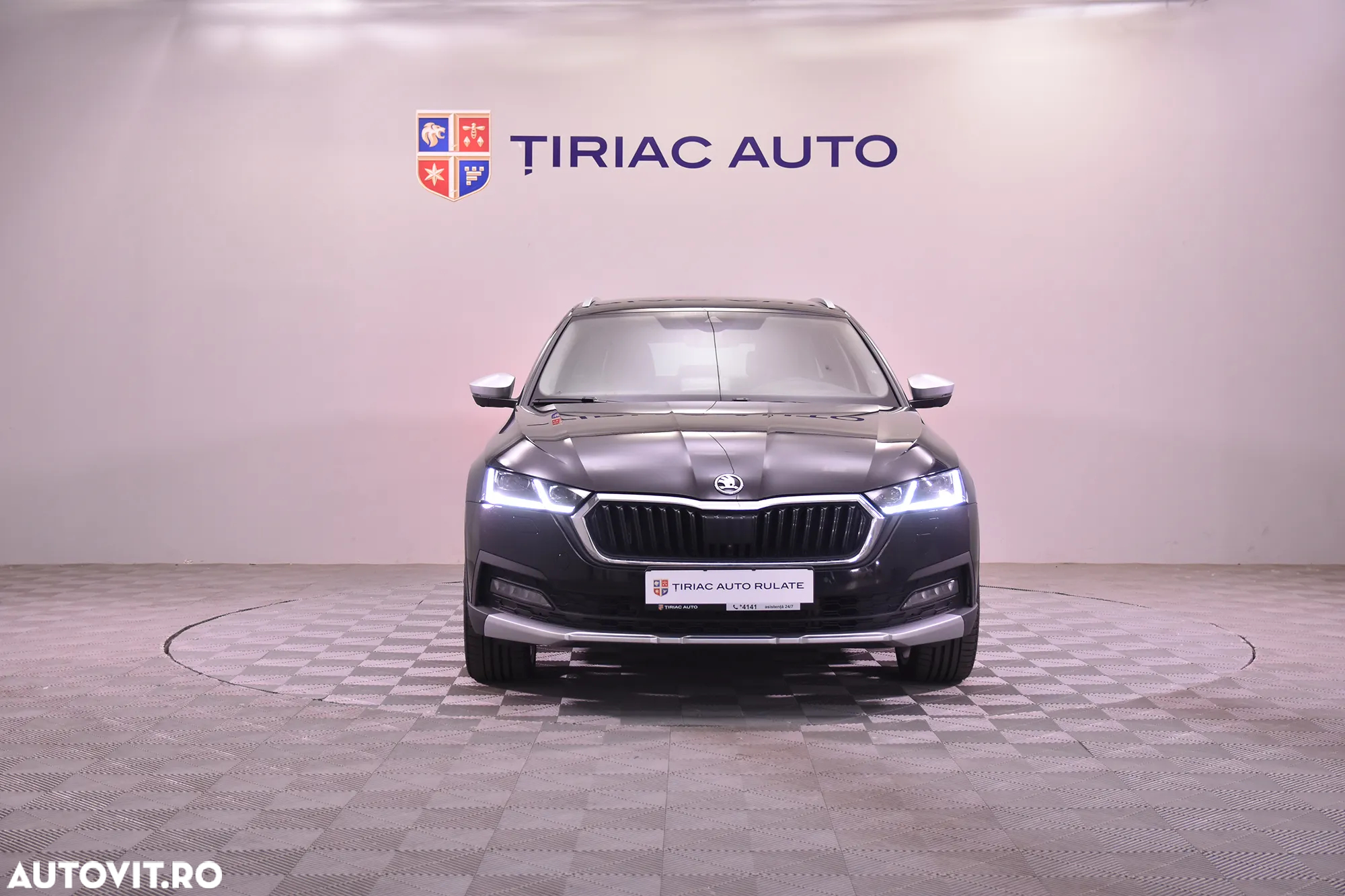 Skoda Octavia Combi 2.0 TDI DSG 4X4 Scout - 8