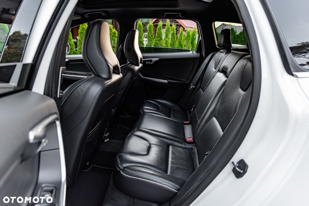 Volvo XC 60 T6 AWD R-Design - 21