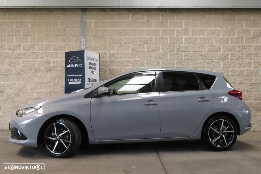 Toyota Auris 1.4 D-4D Com. +P.Sport+Navi - 3
