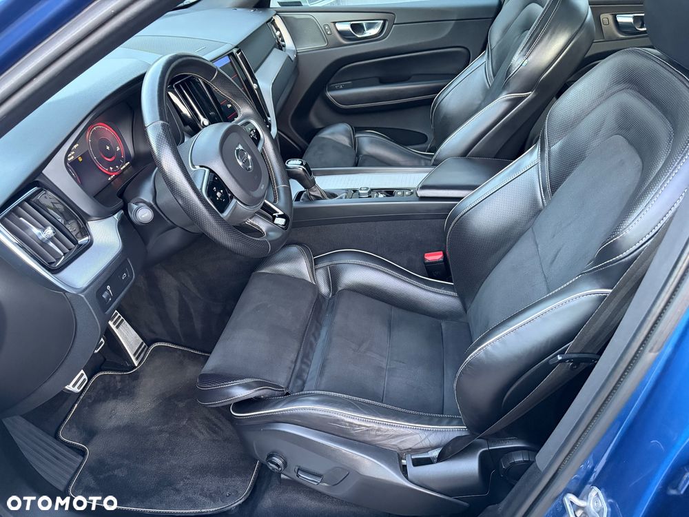 Volvo XC 60 D4 AWD RDesign - 5