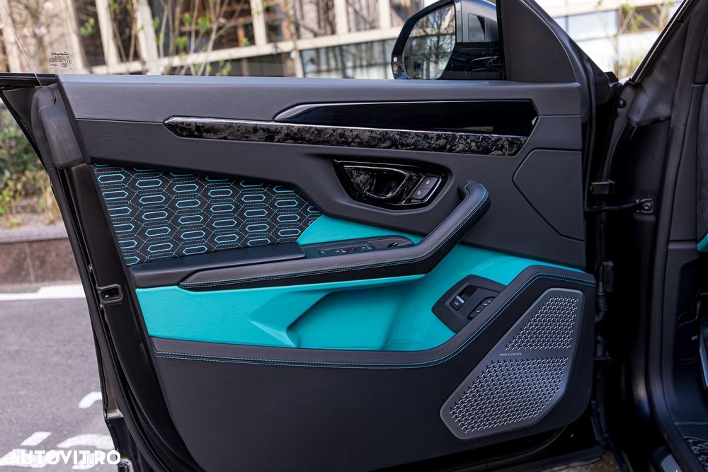 Lamborghini URUS - 19