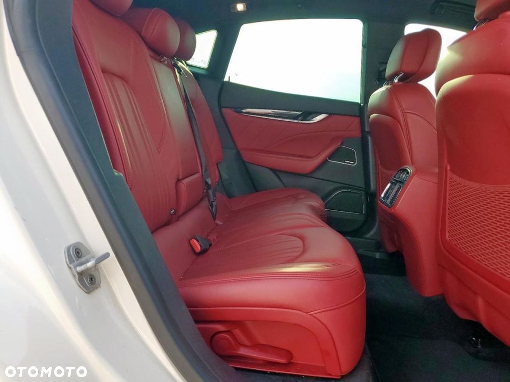 Maserati Levante - 3