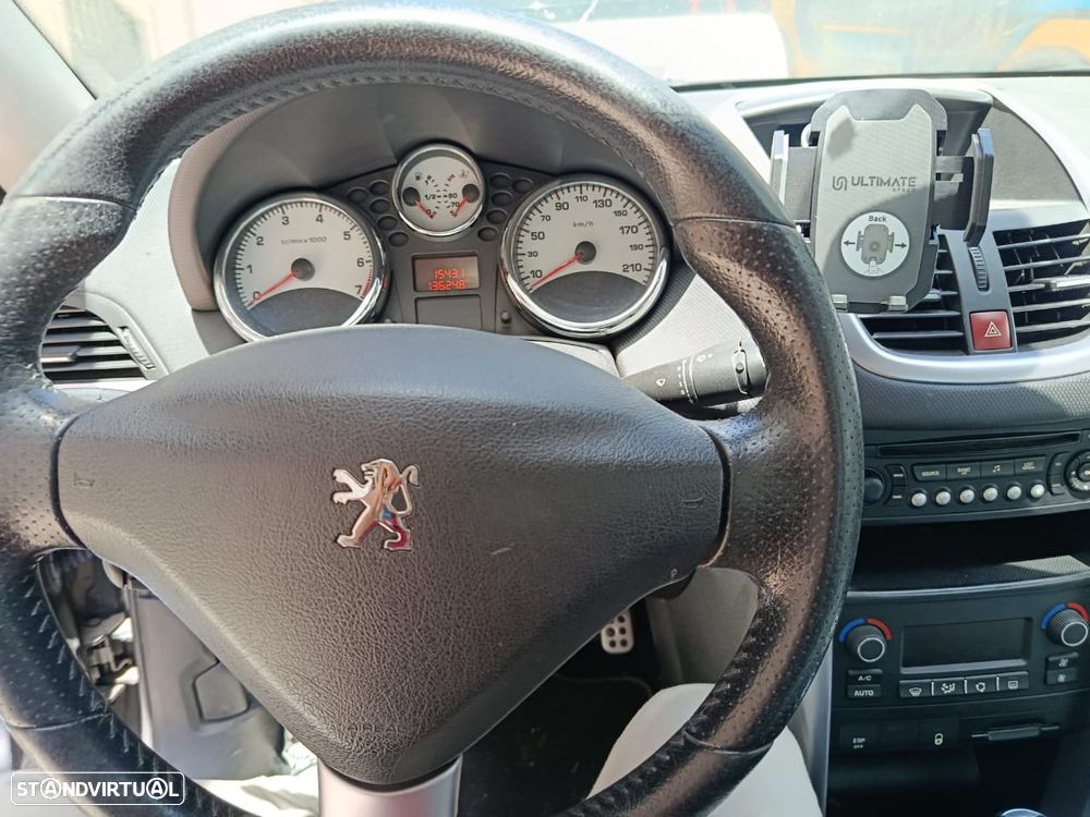 Peugeot 207 1.6 THP 16V GT - 8