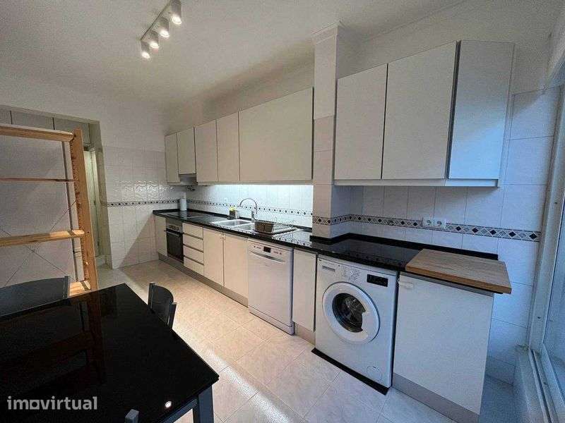 Apartamento T1+1 | Penha de França | Garagem | Arrendamento - Grande imagem: 3/9