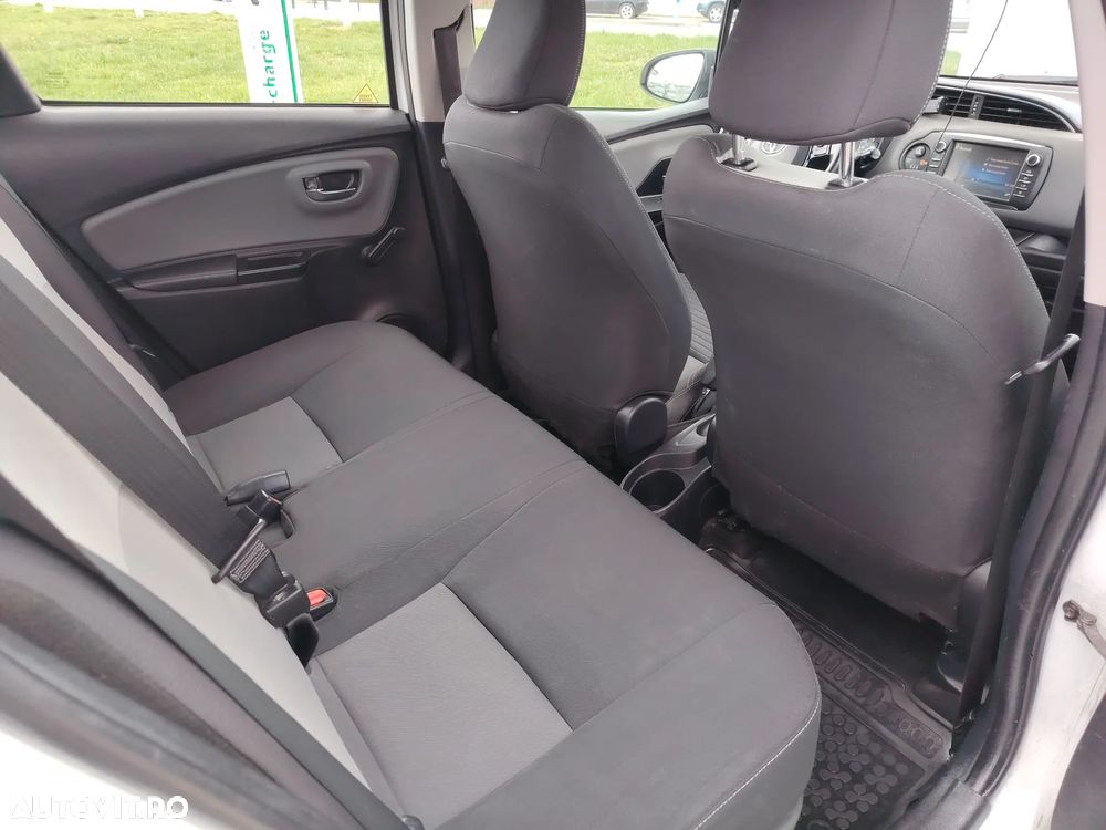 Toyota Yaris 1.5 VVT-i HSD Active - 10
