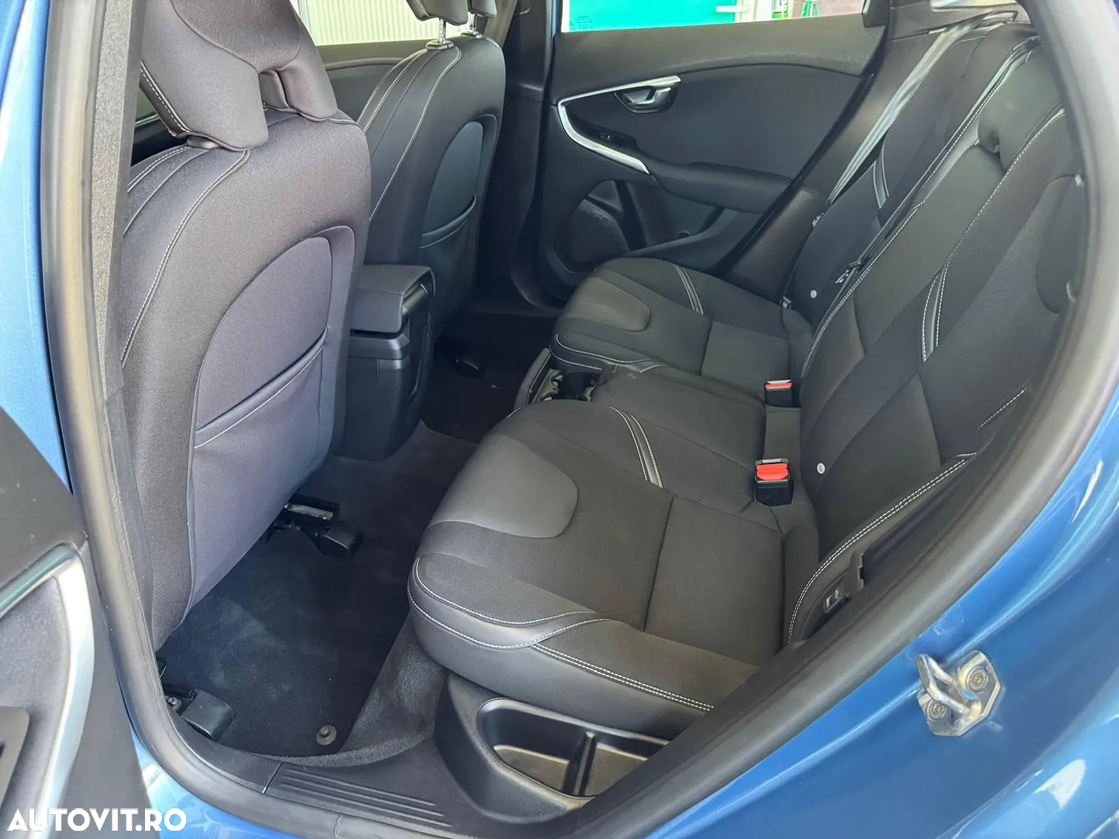Volvo V40 D3 Geartronic Linje You! - 11