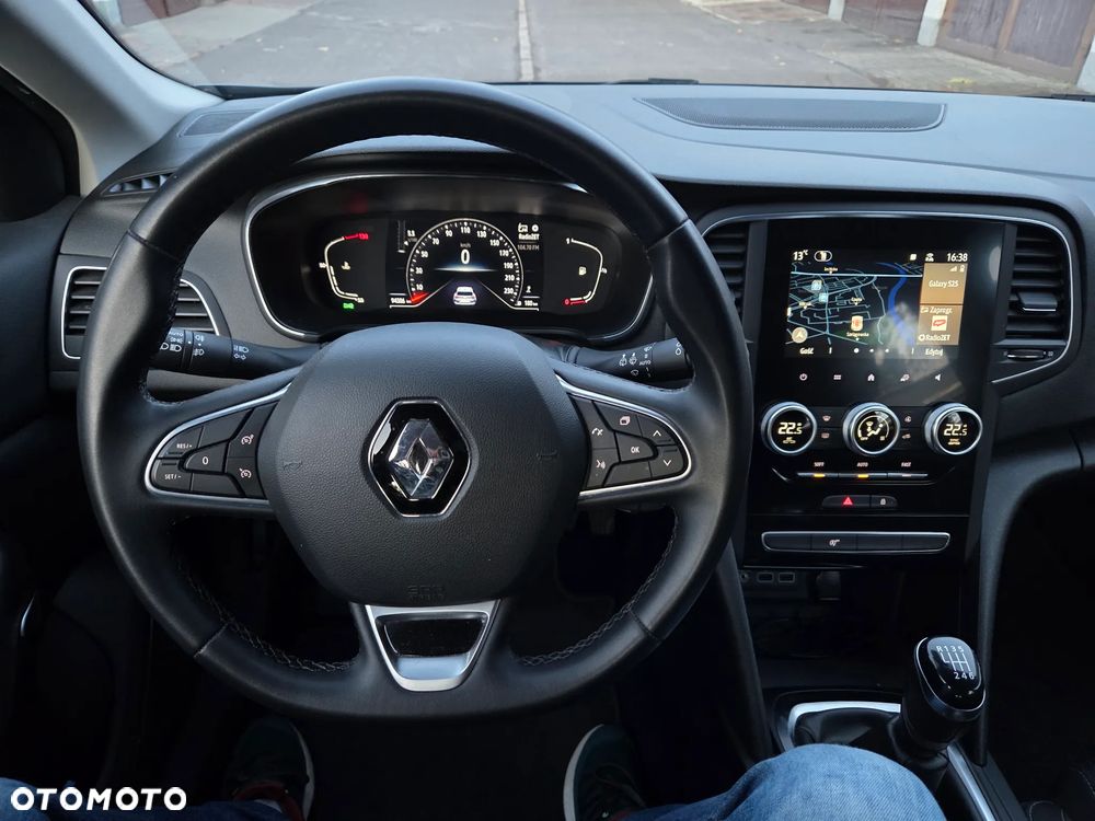 Renault Megane Grandtour TCe 140 GPF BUSINESS EDITION - 14