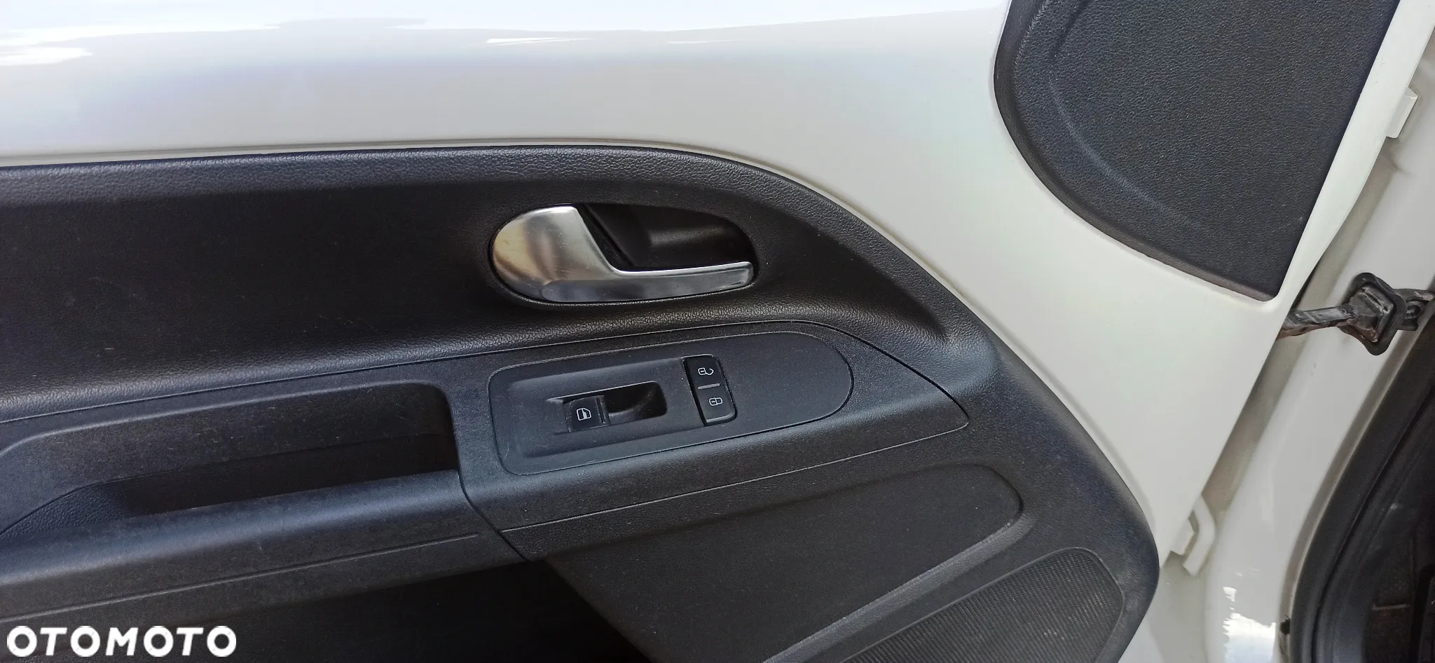 Volkswagen up! (BlueMotion Technology) move - 8
