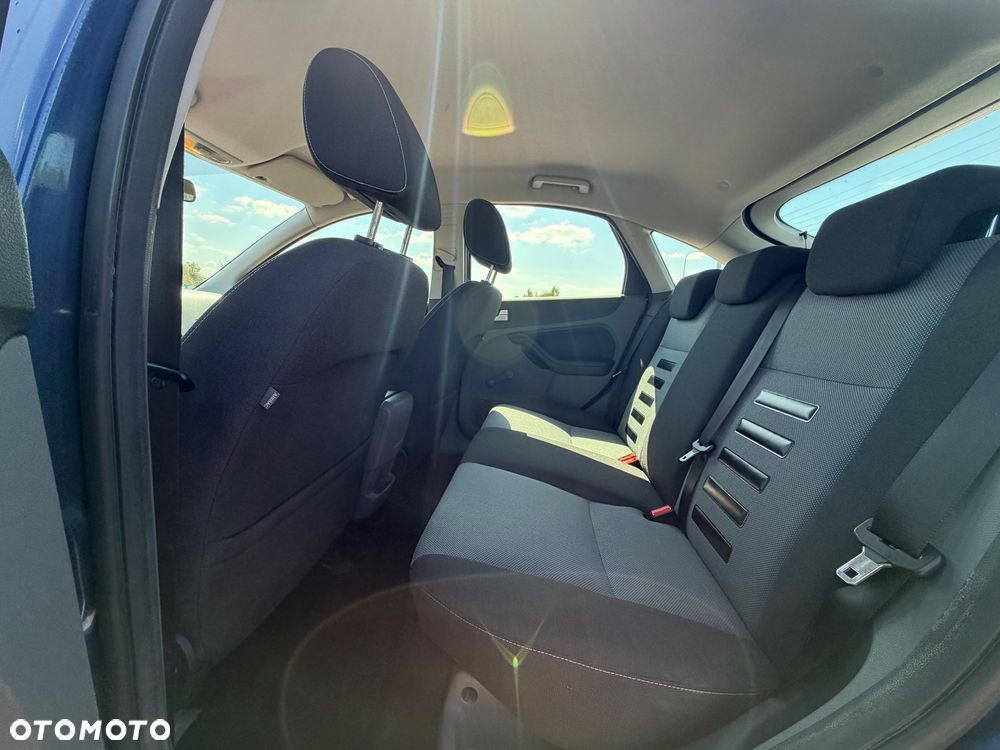Ford Focus 1.6 16V Sport - 14