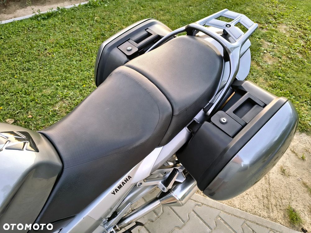 Yamaha FJR - 13