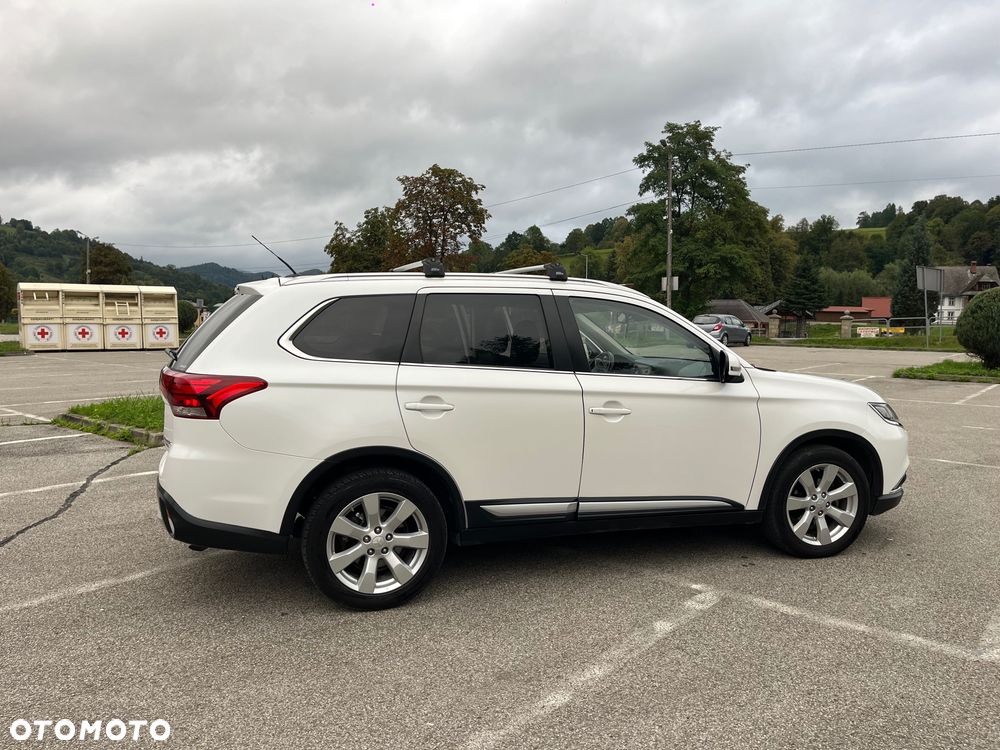 Mitsubishi Outlander - 3
