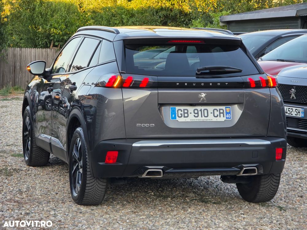 Peugeot 2008 PureTech 130 EAT8 GT - 12