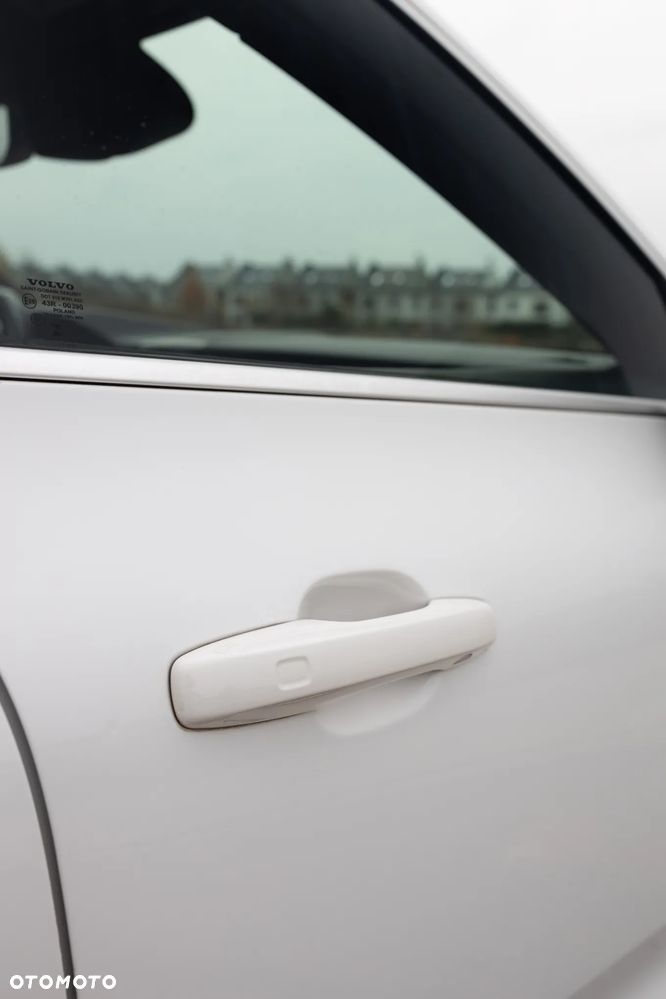 Volvo XC 60 T5 AWD R-Design - 11