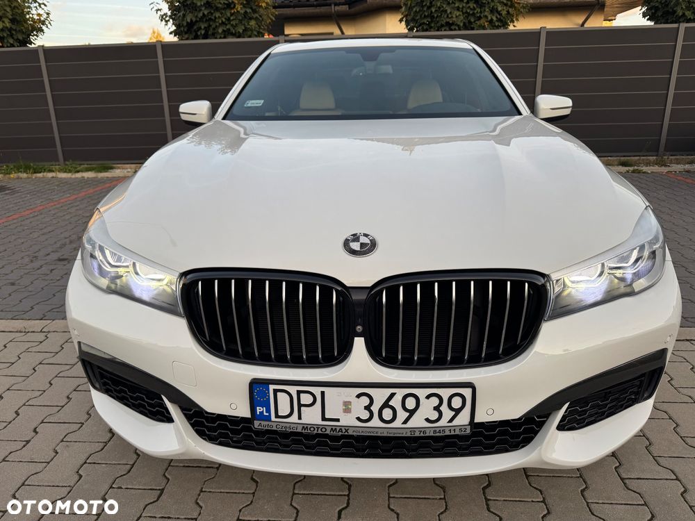 BMW Seria 7 740Li - 24