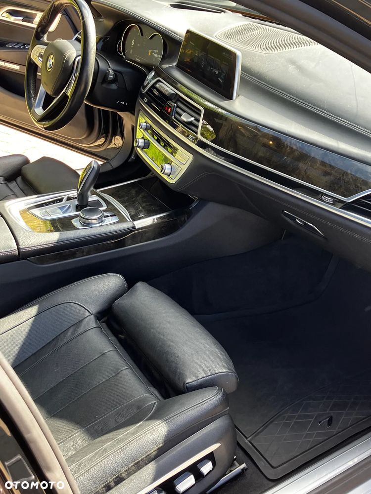 BMW Seria 7 740Li - 18