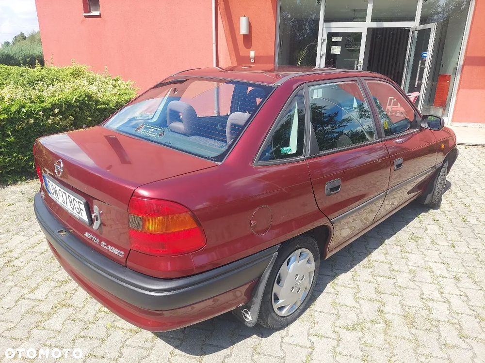 Opel Astra 1.6 16v 100 - 4