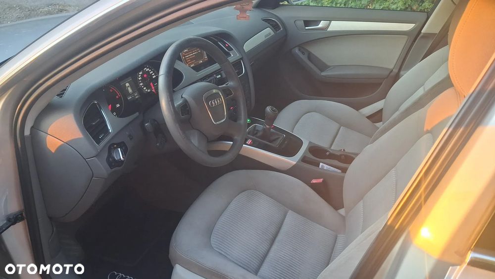 Audi A4 Avant - 8