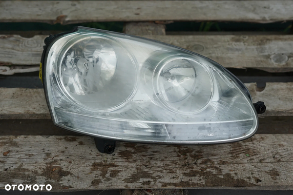 Lampa przód przednia prawa VW Golf V 1K6941006G Anglik
