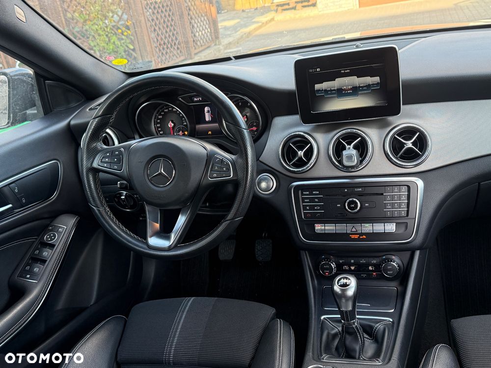Mercedes-Benz CLA 200 Urban - 14