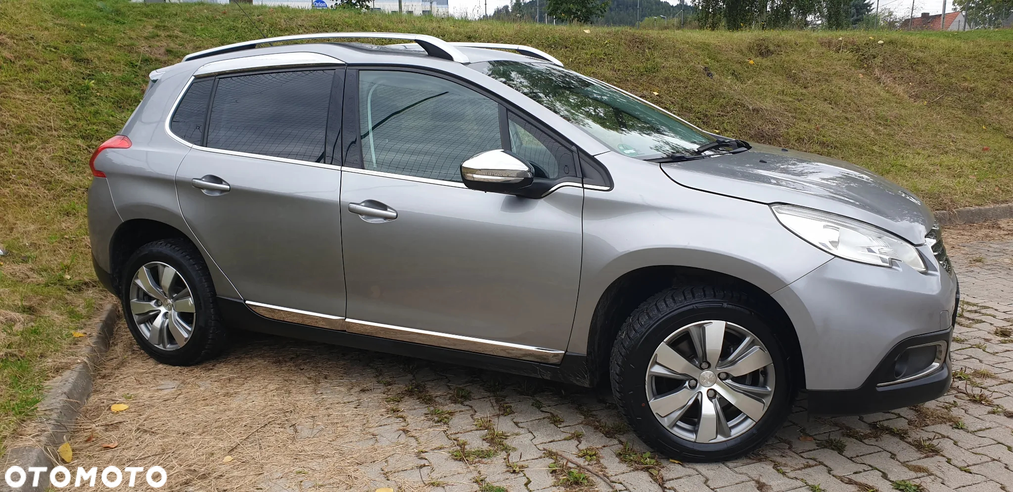 Peugeot 2008 1.6 e-HDi Allure S&S - 7