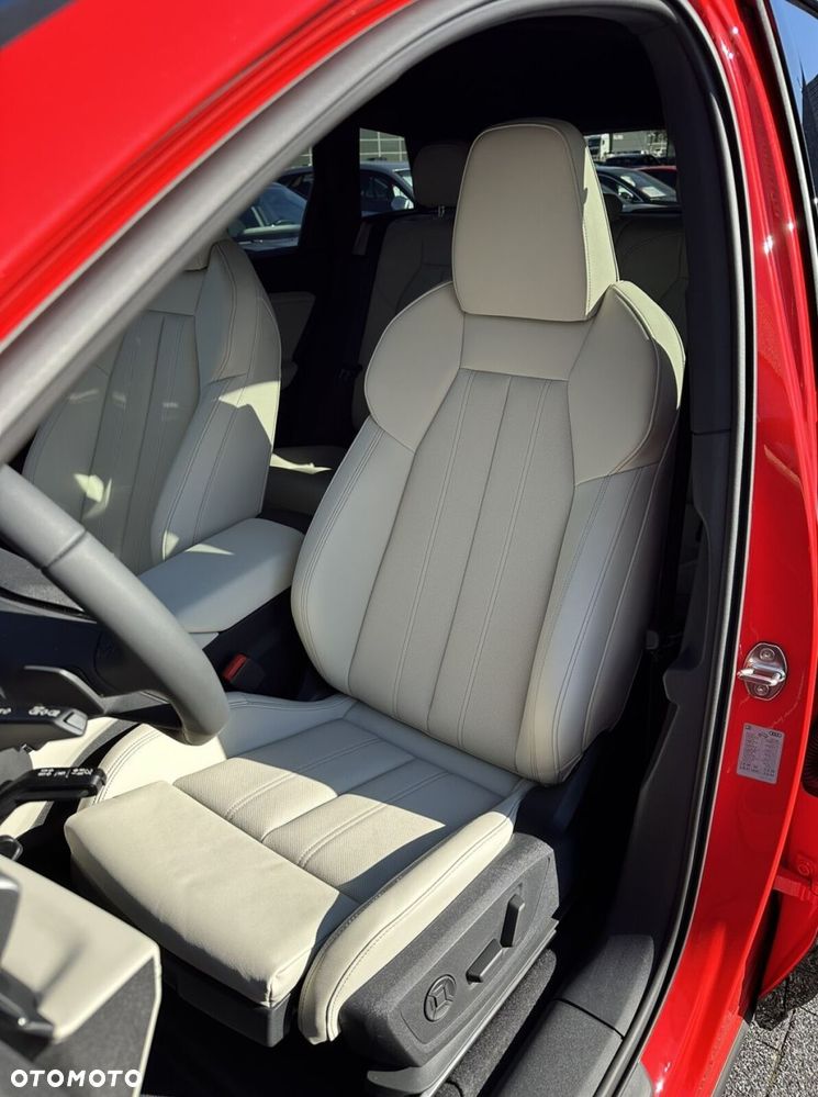 Audi Q6 e-tron - 15