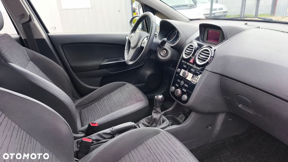 Opel Corsa - 25