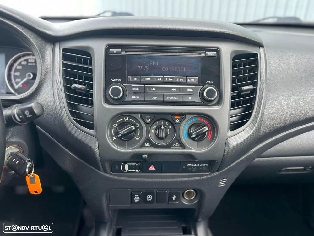 Mitsubishi L200 2.3 DI-D CD Invite 4WD - 12