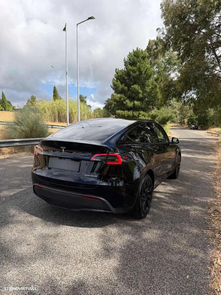 Tesla Model Y Long Range Dual Motor AWD - 2