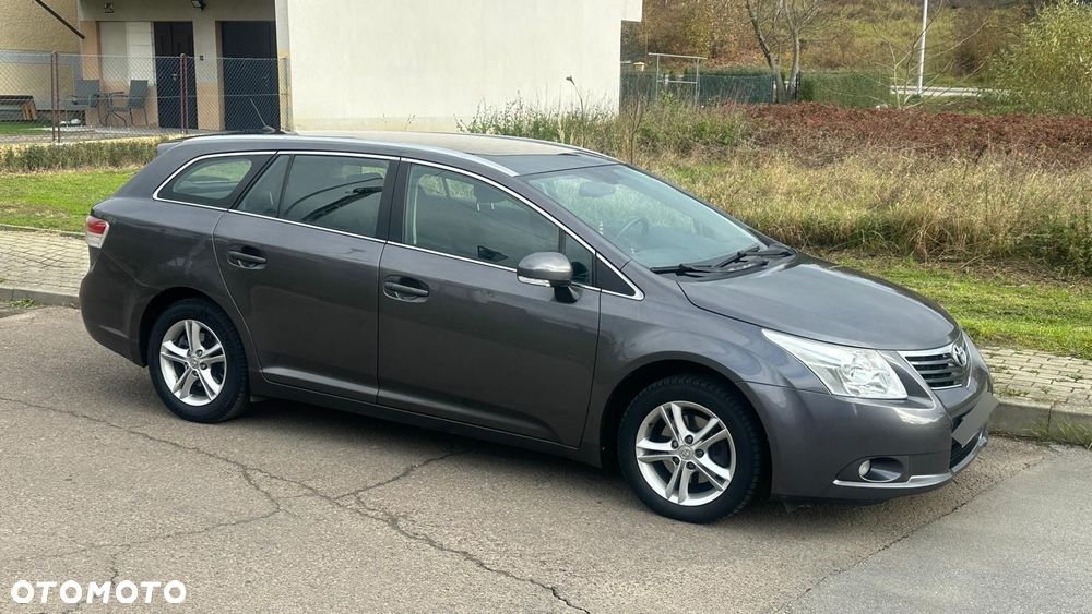 Toyota Avensis 2.0 D-4D 2010 - 1