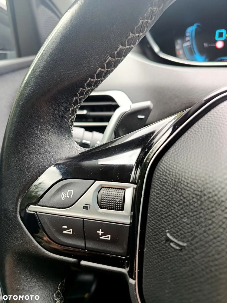 Peugeot 3008 225 e-EAT8 Allure - 20