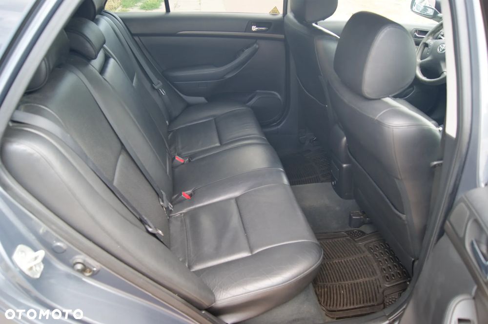 Toyota Avensis 2.0 VVT-i Sol - 27
