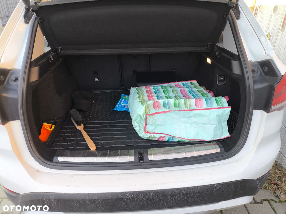 BMW X1 sDrive18i - 12