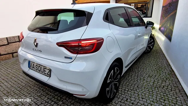 Renault Clio 1.6 E-Tech Exclusive - 7