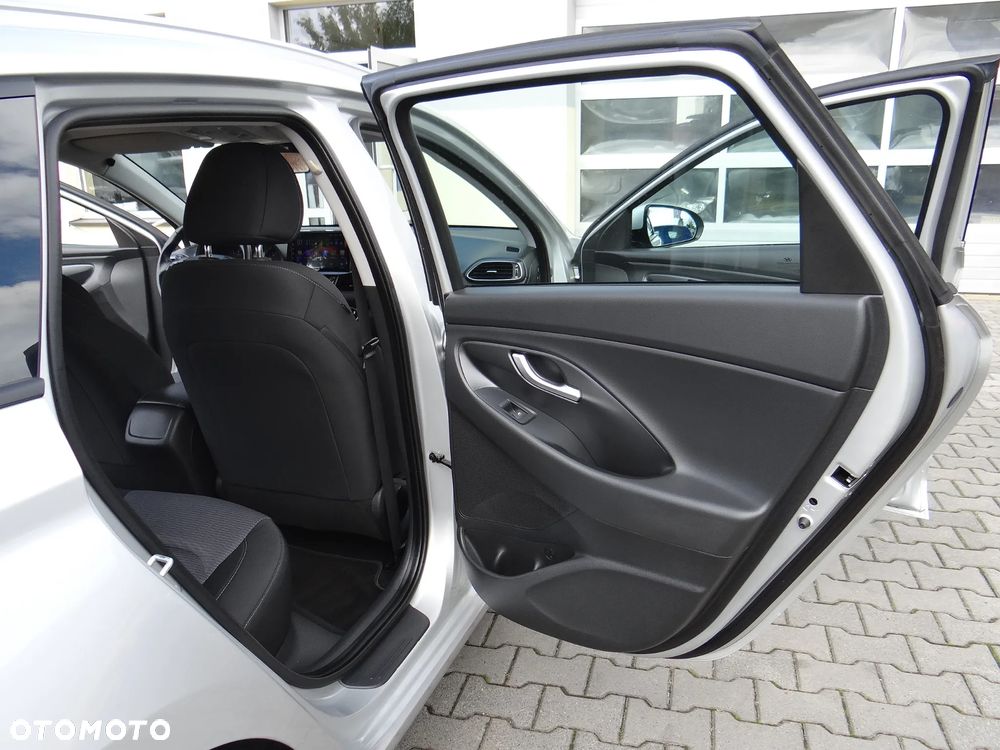 Hyundai i30 Kombi 1.4 Passion Plus - 35